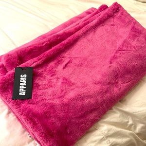 Apparis faux fur blanket, sleeping eye mask, & slippers